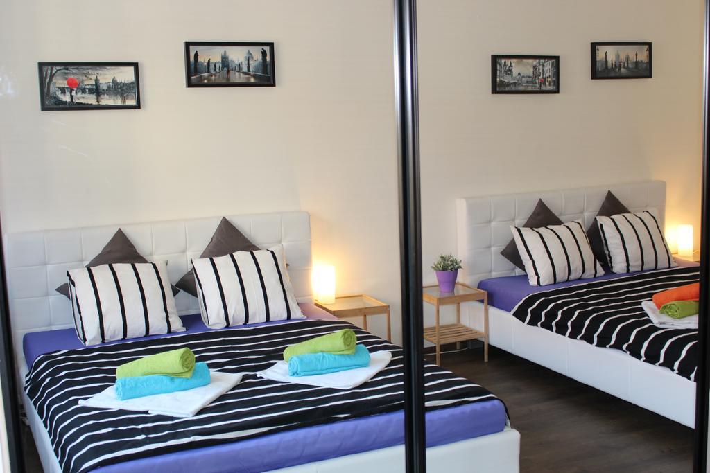 Go Native Prague Apartment Екстериор снимка