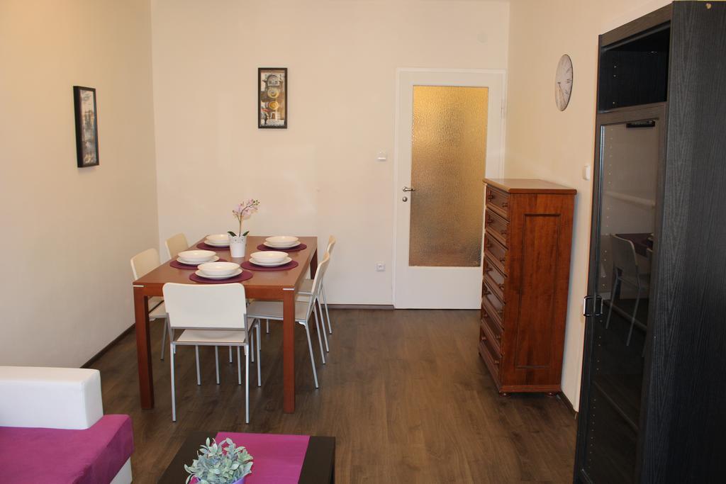 Go Native Prague Apartment Екстериор снимка
